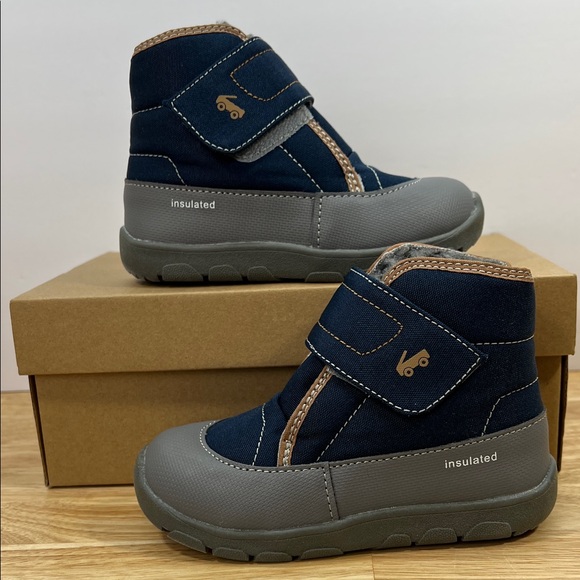 NEW See Kai Run 10 Toddler Little Kids Insulated Navy and Gray Shoes - Picture 1 of 8